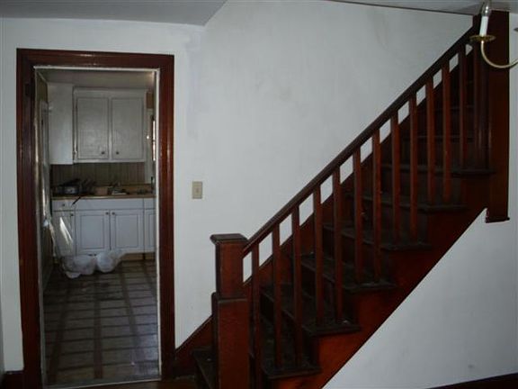 2nd image of 615 Maple St