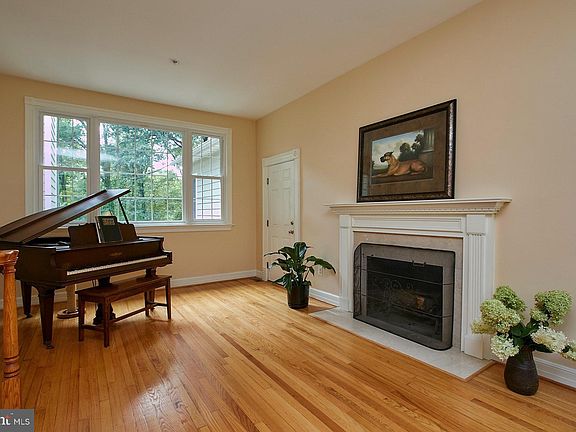 5th image of 8604 Mount Zephyr Dr