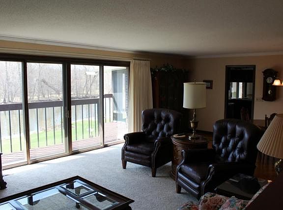 5th image of 2281 Riverbend Dr