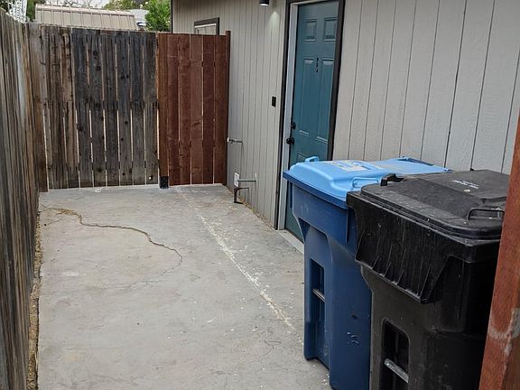 3rd image of 1125 Tamerack Ave #C
