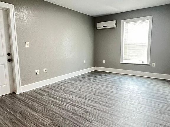 2nd image of 618 30th Ave S APT 5