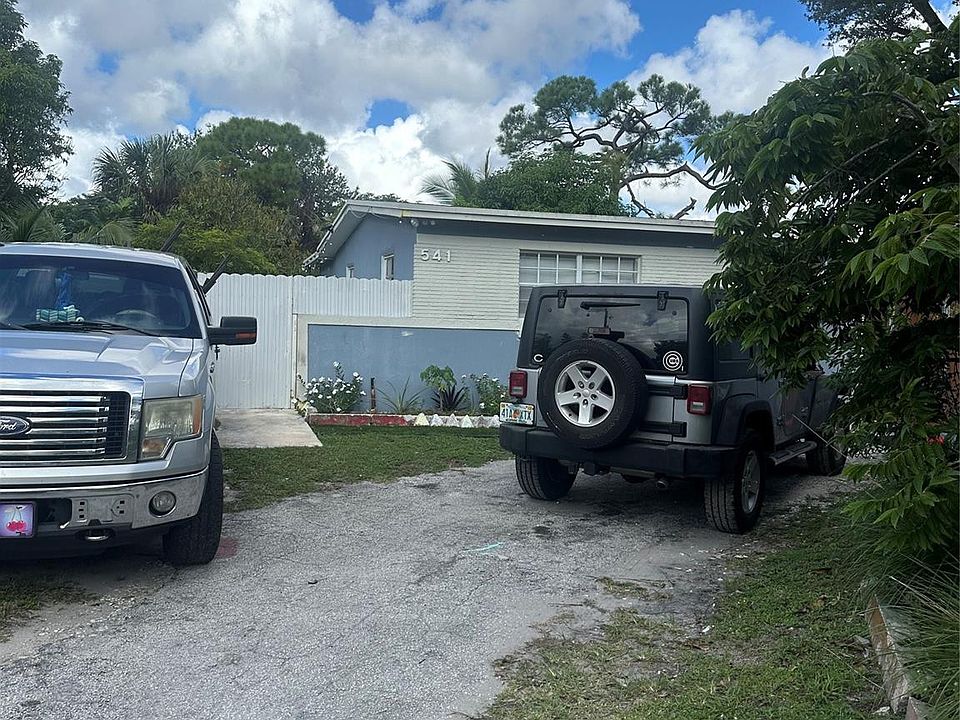2nd image of 541 NW 33rd Avenue