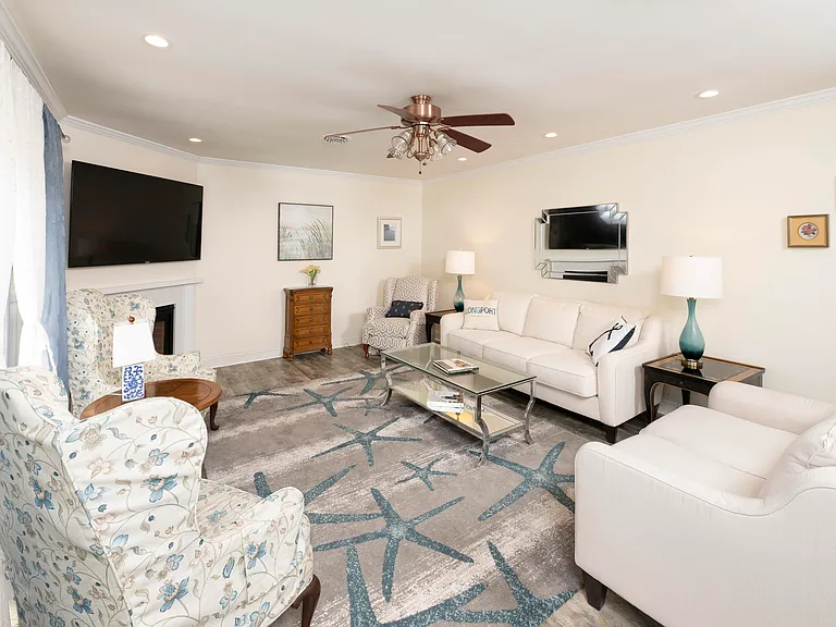 220 N 35th Ave #WINTER RENTAL — Photo 9