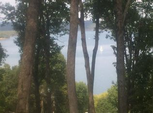 Ridge Rd, Eureka Springs, AR 72631