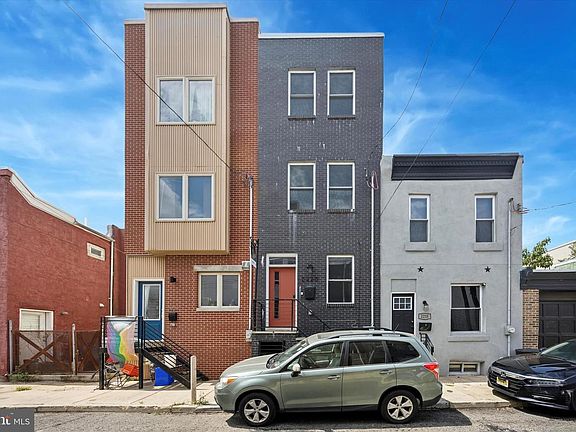 3rd image of 2220 E Harold St