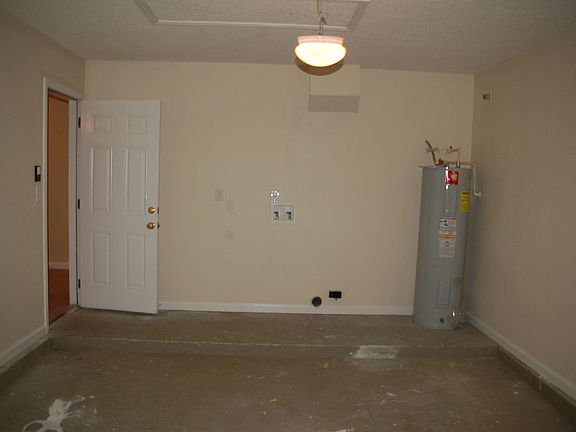 5th image of 7626 Hare Ave