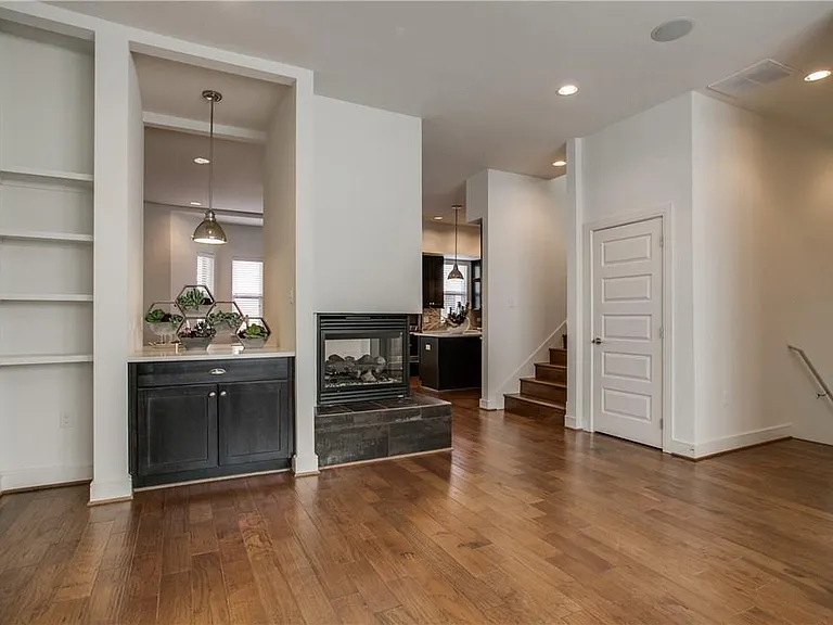 2500 State St #1112 — Photo 3