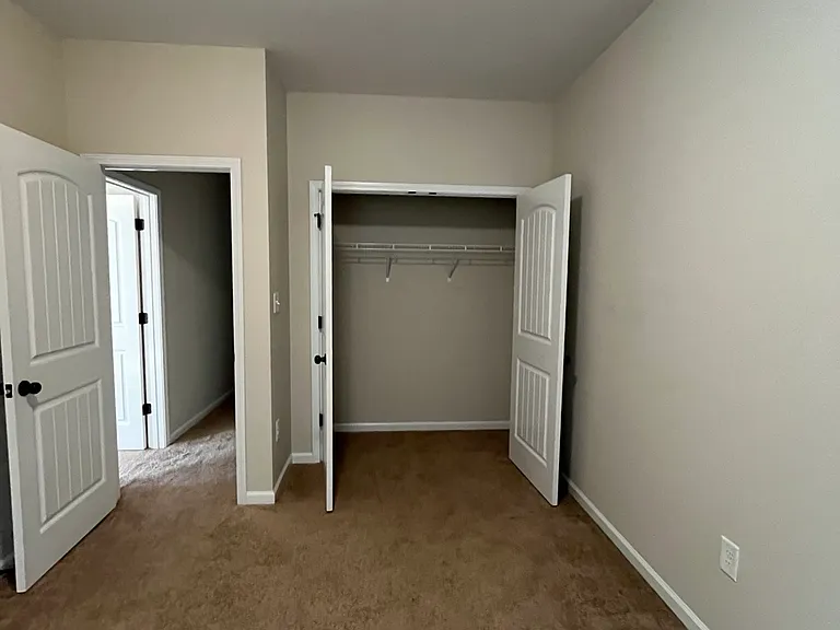 1811 Bedford Trl — Photo 5