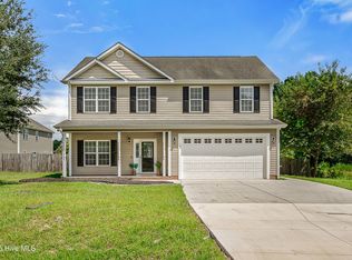 135 Barbour Rd, Hubert, NC 28539