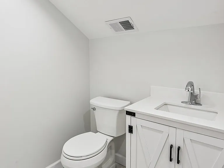 161 Myrtle Ave — Photo 29