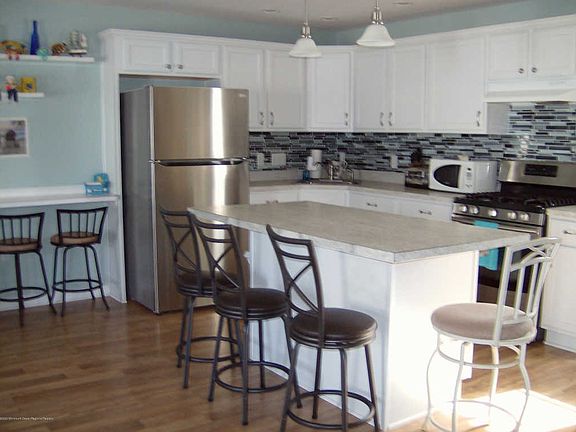5th image of 109 Dolphin Dr