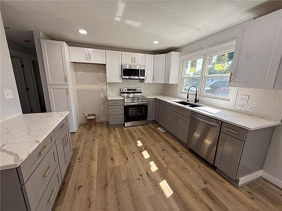 3rd image of 16917 E Cogan Rd