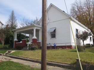 427 N Jackson St, Oakland City, IN 47660