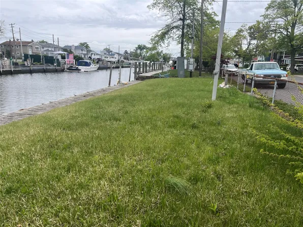 80 x 20 E. Riviera Dr, Lindenhurst, NY