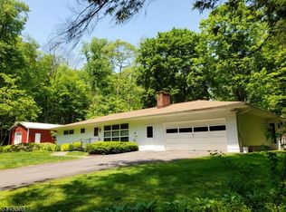 6 Queen Ann Dr, Columbia, NJ 07832
