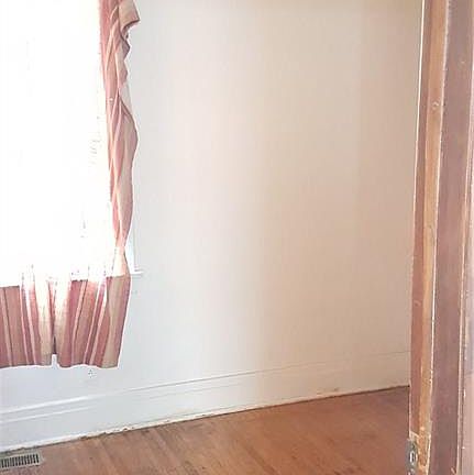 4th image of 141 Zelmer St