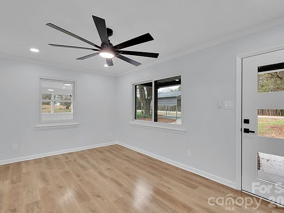 4th image of 10628 Connell Rd