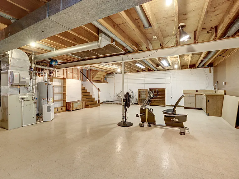 615 Kearney Ct SW — Photo 42