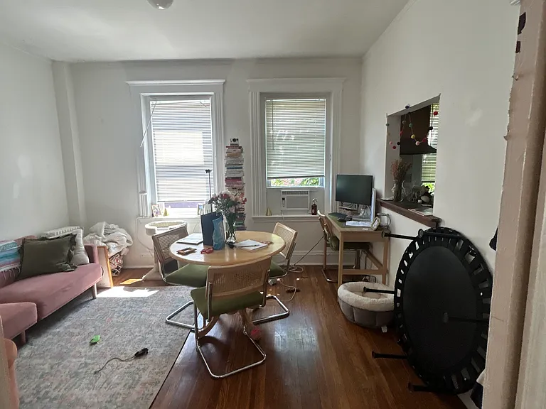 195 Strathmore Rd #4 — Photo 5