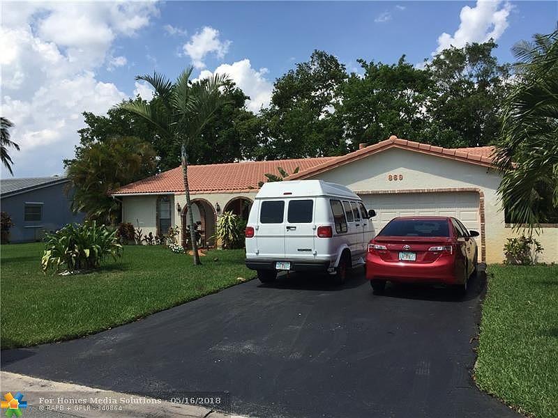 1st image of 869 NW 84th Ln