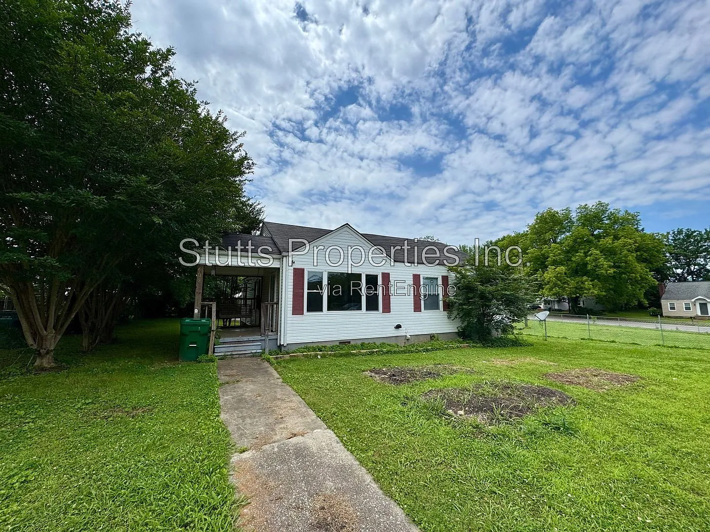 3 bed, 2.0 bath, $1,175 — Photo 1