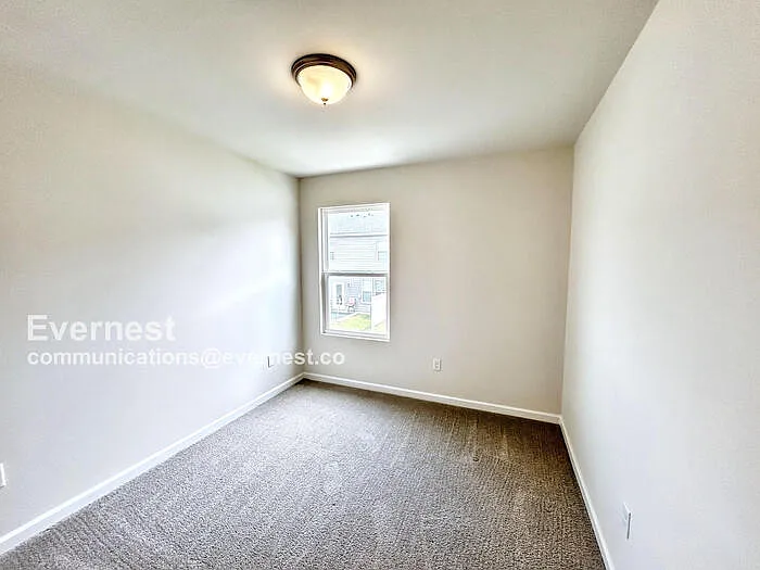 329 Victoria Dr — Photo 13