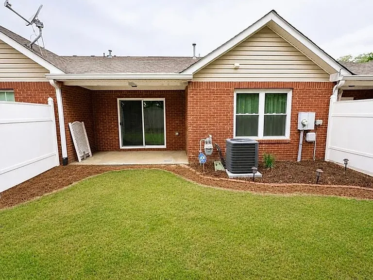 403 Tara Commons Cir — Photo 13