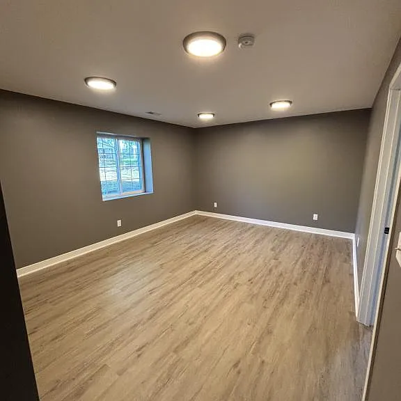 805 Thieme St — Photo 11
