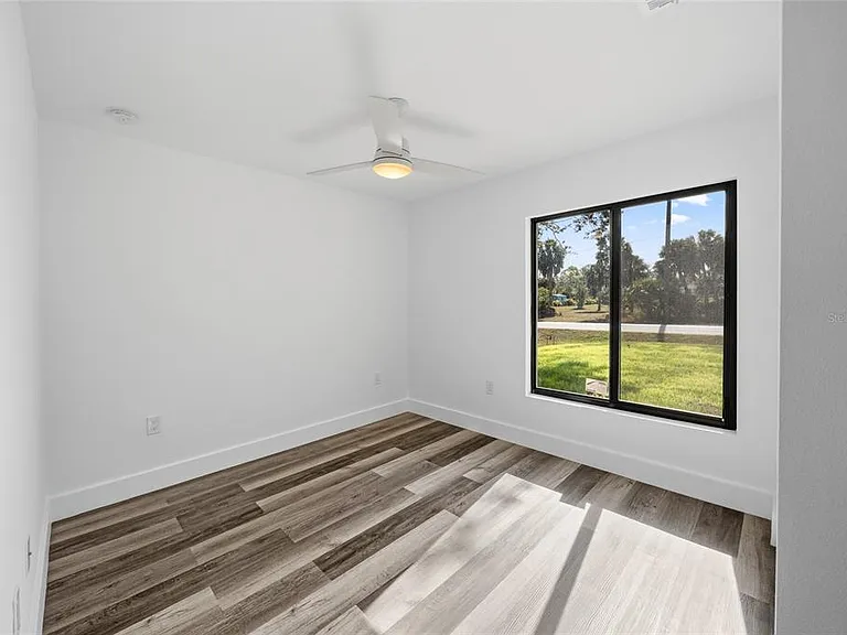 15468 Chamberlain Blvd — Photo 14