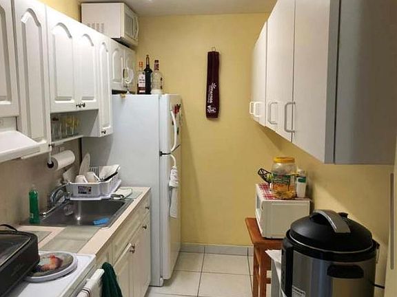 3rd image of 3881 Flagler St APT 201