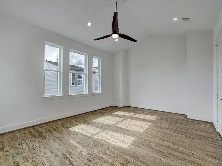 1535 W 24th St #C — Photo 12