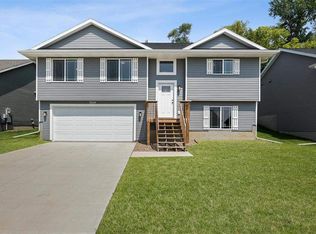 2024 Holly Meadow Ave SW, Cedar Rapids, IA 52404