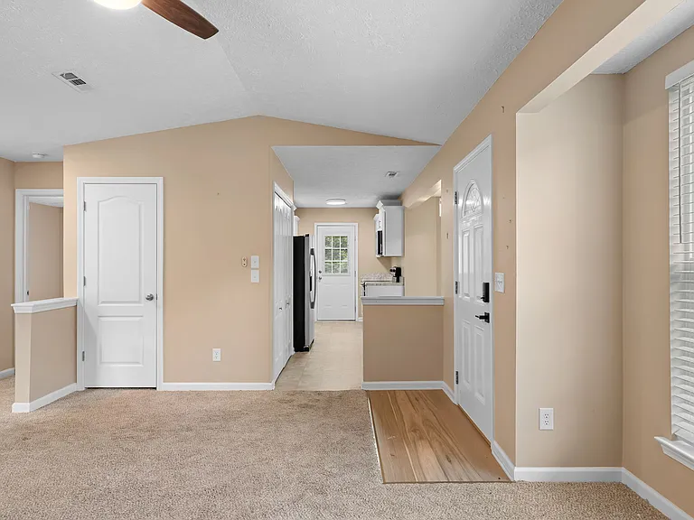 3056 Casa Dr — Photo 14