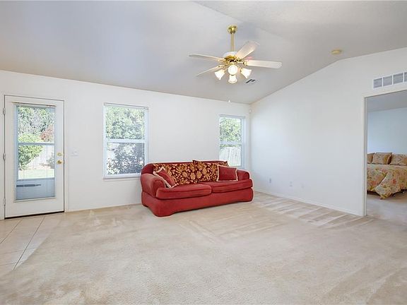 3rd image of 2509 Dayflower Ln