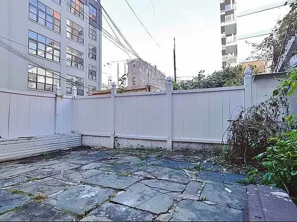 802 Driggs Ave, Brooklyn, NY 11211