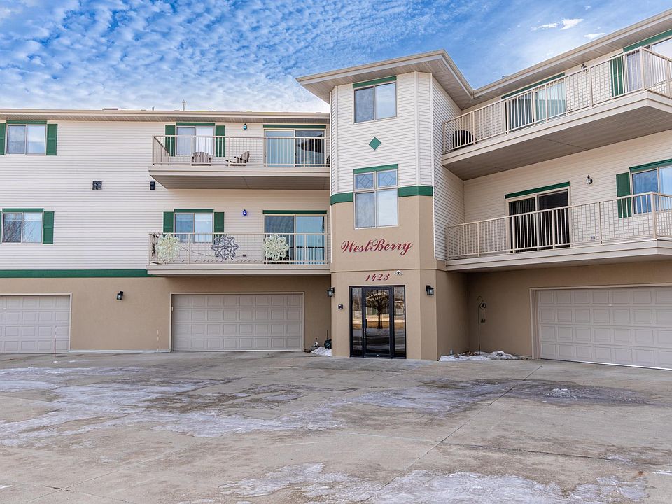1st image of 1423 10th Ave E Unit 206