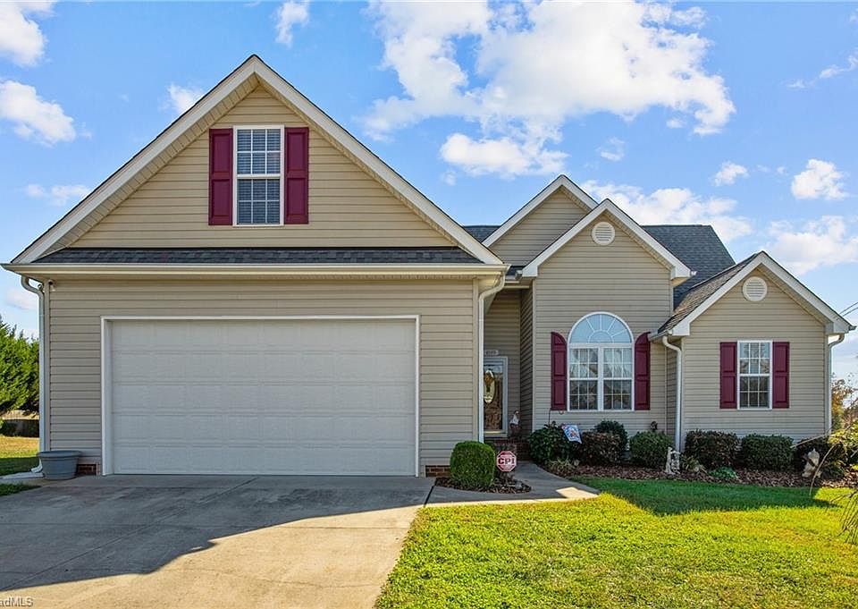 1st image of 8599 Blackthorne Dr
