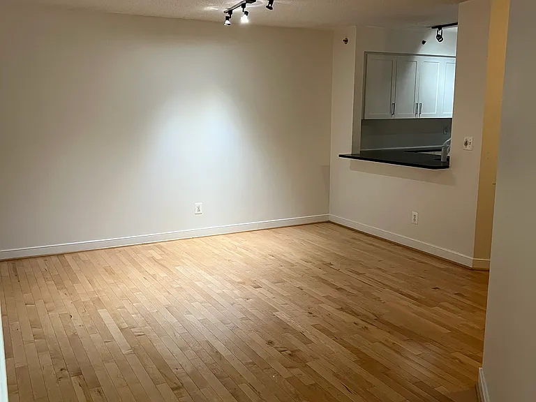 7500 Woodmont Ave #314 — Photo 7