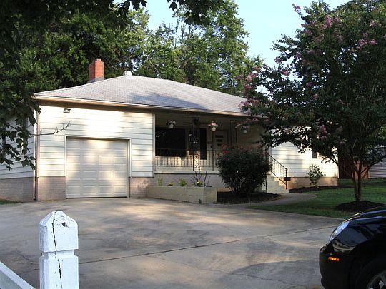 2nd image of 907 Alice Dr