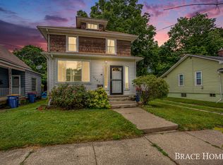 1167 3rd St NW, Grand Rapids, MI 49504