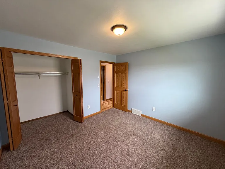1508 E Becker Rd — Photo 7
