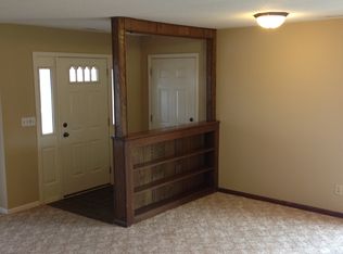 7410 W Country Hill Rd, Columbia, MO 65202