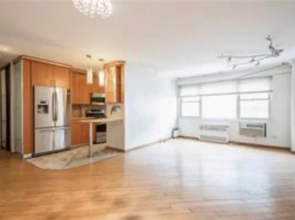 2944 West 5th Street image 2 of 6