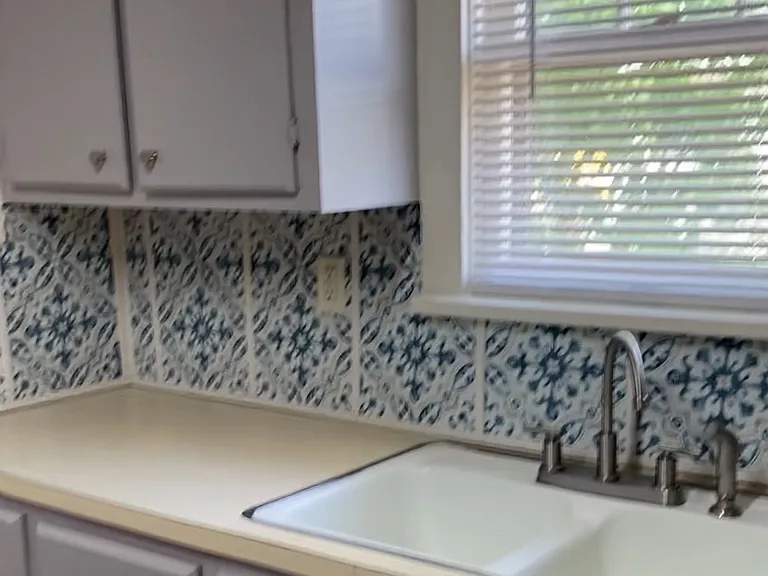 1318 N Market Ave — Photo 5