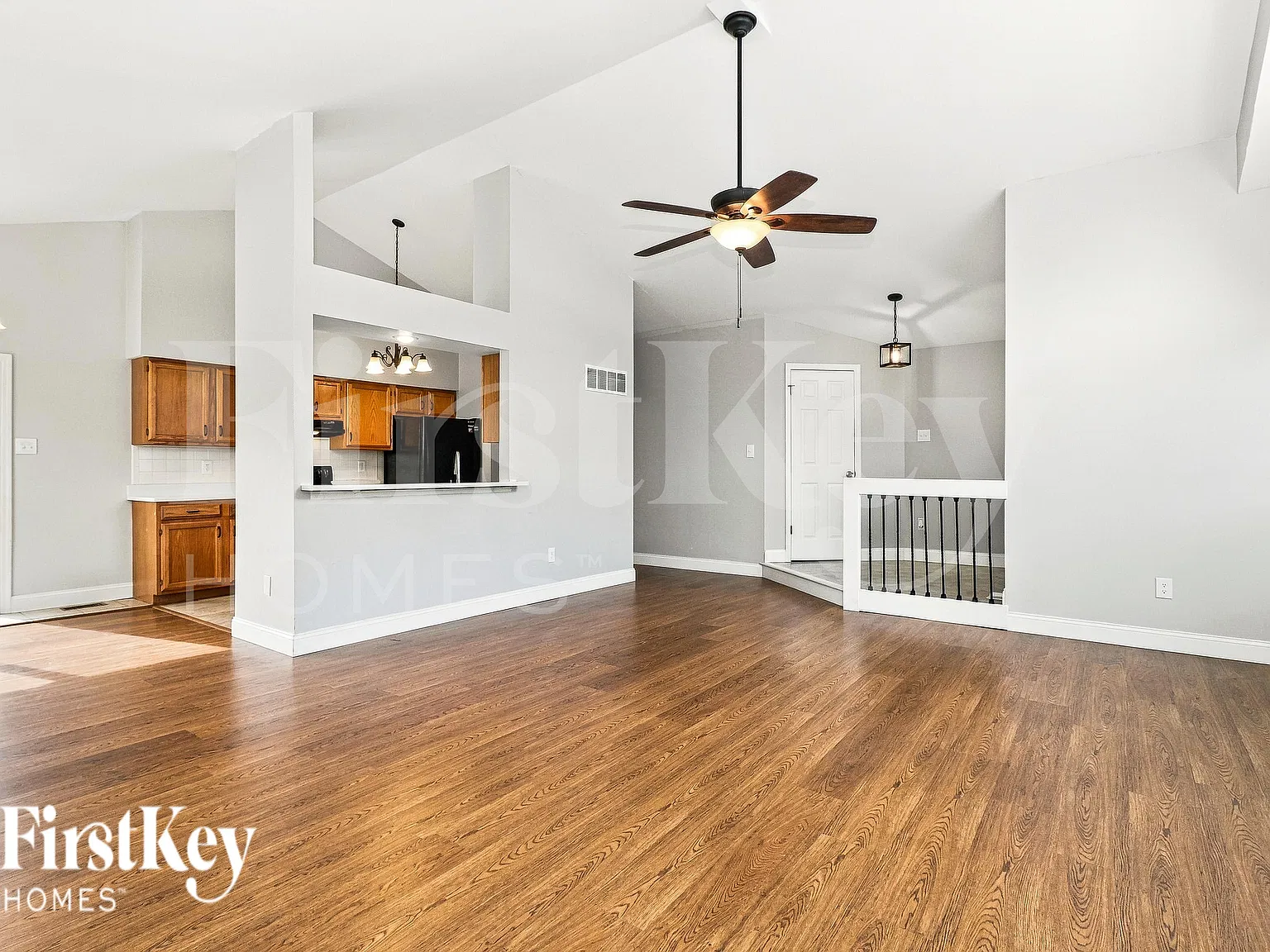 3 bed, 2.0 bath, 1483 sqft, $2,115 — Photo 4