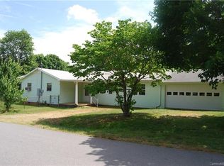 150 Rowland Rd, Swannanoa, NC 28778