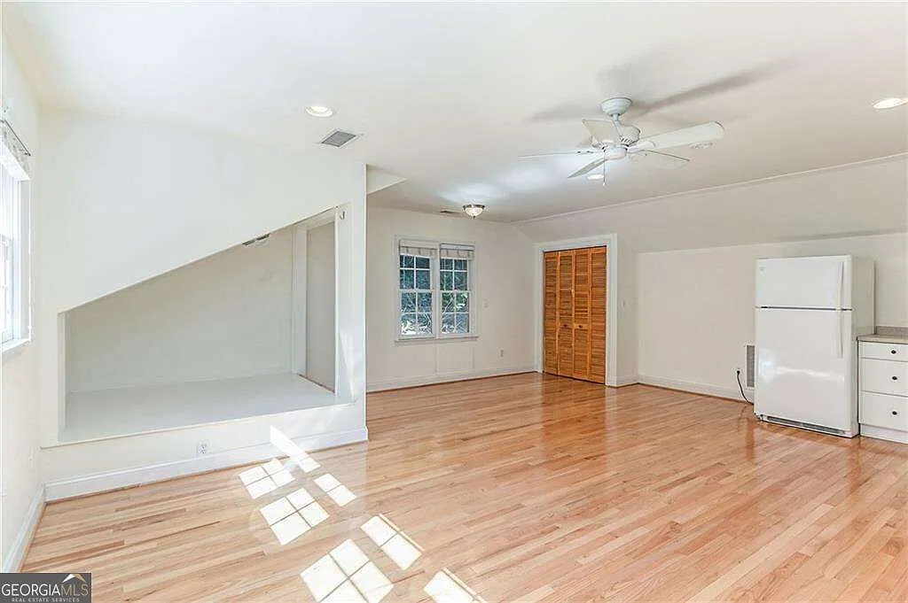 1 bed, 1.0 bath, 650 sqft, $1,300 — Photo 3
