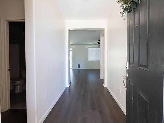 3rd image of 1604 Sidonia St