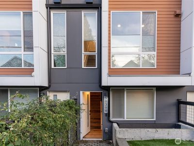 9030 18th Avenue SW #B, Seattle, WA, 98106