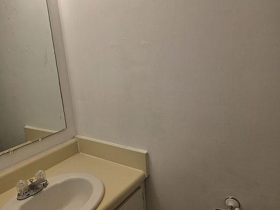 3rd image of 5490 Kenneylane Blvd